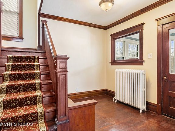 3rd image of 418 Steele Ct