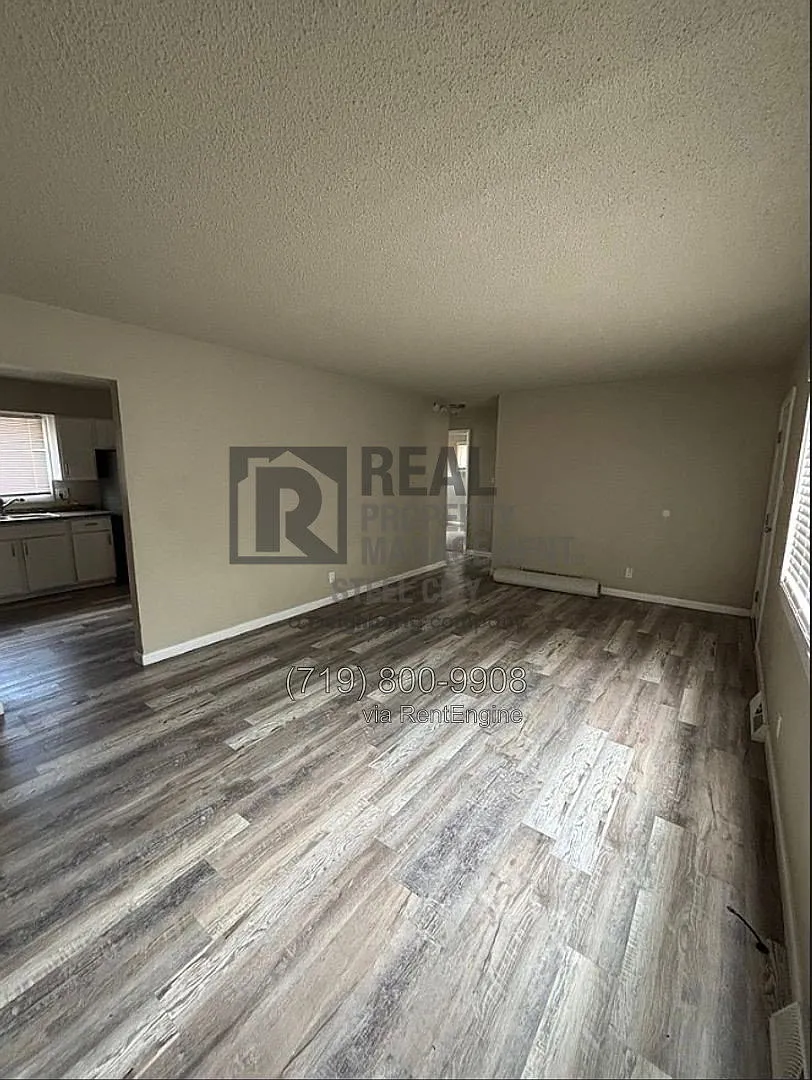 2 bed, 1.0 bath, 816 sqft, $1,300 — Photo 3