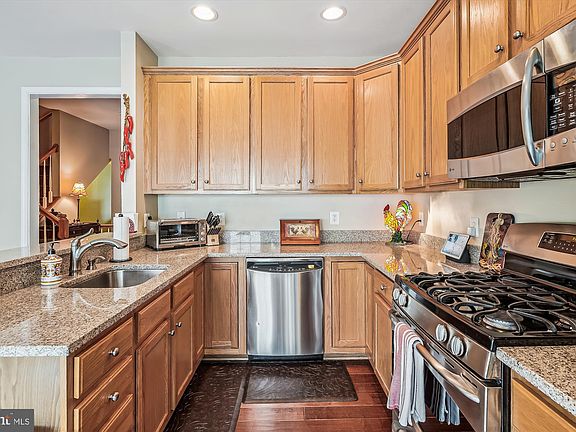 3rd image of 5021 Village Fountain Pl