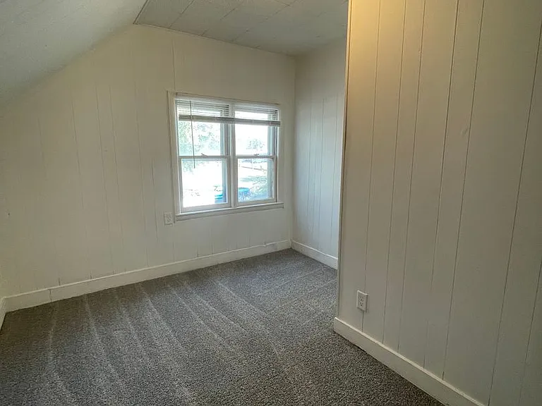 896 W 5th Ave — Photo 28