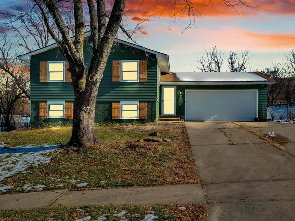 3128 SW Prairie Rd, Topeka, KS 66614