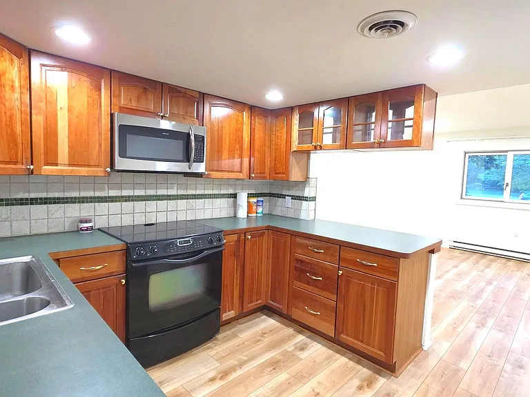 25 Village Dr — Photo 10