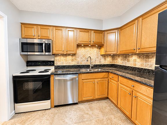 2nd image of 520 Biesterfield Rd APT 209