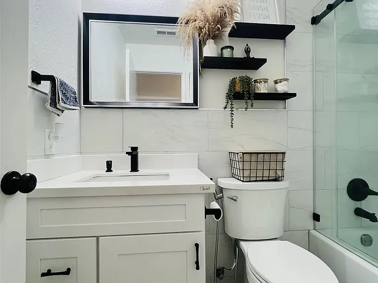 5895 Woodbine Pl — Photo 19