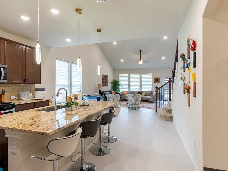 391 Purple Heart Dr — Photo 6