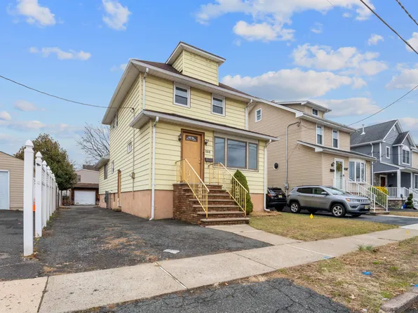 272 Watson Ave, Lyndhurst, NJ 07071