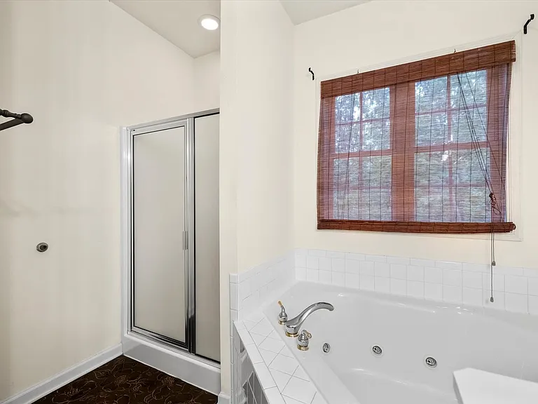 4107 Lakeview Pkwy — Photo 25