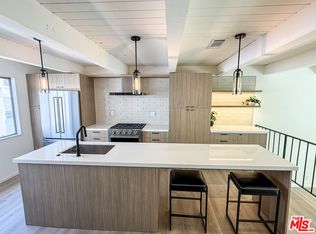 6639 Green Valley Cir, Culver City, CA 90230