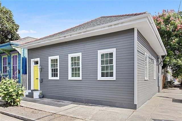 1st image of 801 Mandeville St
