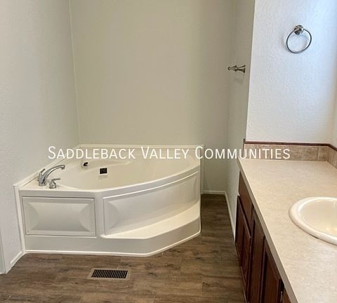 5th image of 300 N 13th St #16