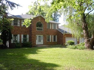 180 Smola Ln, Glen Carbon, IL 62034