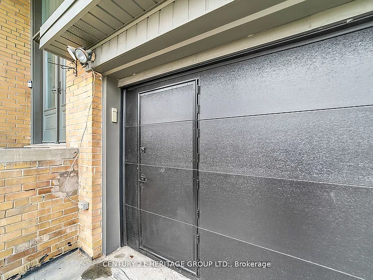 31 Larabee Cres #BASEMENT — Photo 2