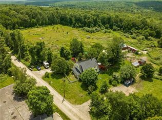 14 Round Hill Rd, Foster, RI 02825