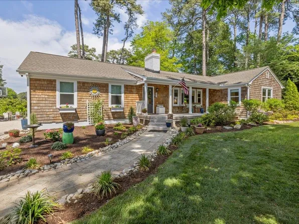 832 Cardinal Rd, Virginia Beach, VA 23451