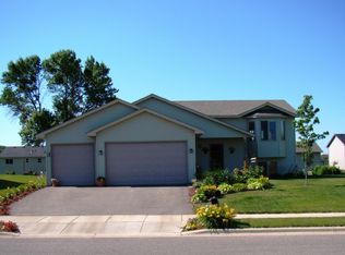 814 Steamboat Ln, Montrose, MN 55363