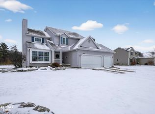 1462 Manistee Dr, Grand Blanc, MI 48439