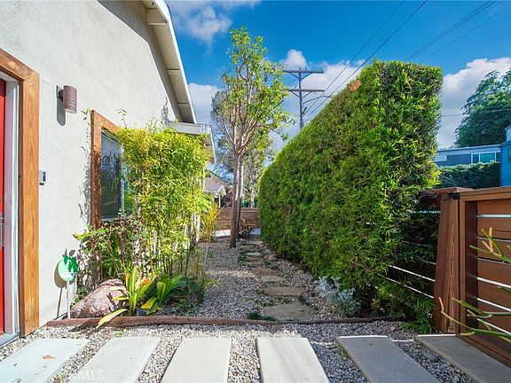 4th image of 1036 N Avenue 50