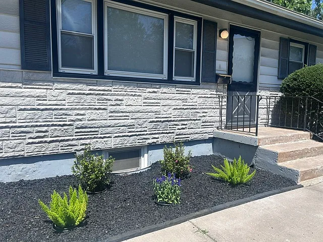 3812 S Main St — Photo 2