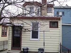 2nd image of 223 N Filmore St