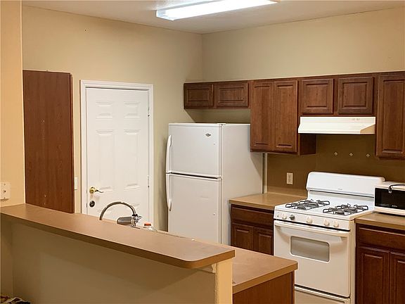 4th image of 6916 Providence Ave #A