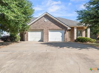 816 Twin Oaks Dr, Temple, TX 76504