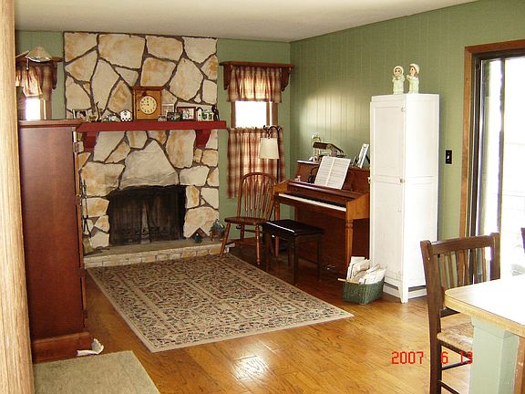 Family Room w/ flagstone fireplace