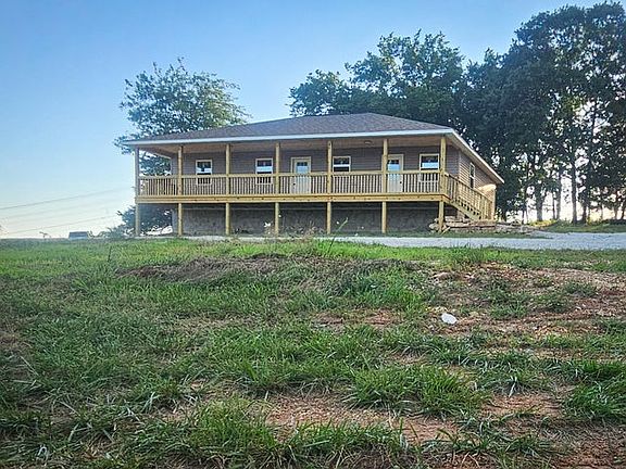 3rd image of 256 Fox Den Dr