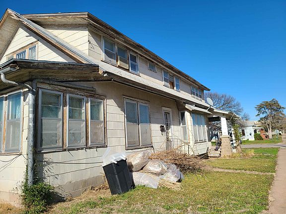 3rd image of 224 S Jefferson Ave