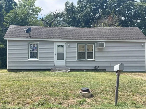 2714 Frisco Ave, Parsons, KS 67357