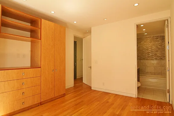 Rented by aptsandlofts.com | media 11