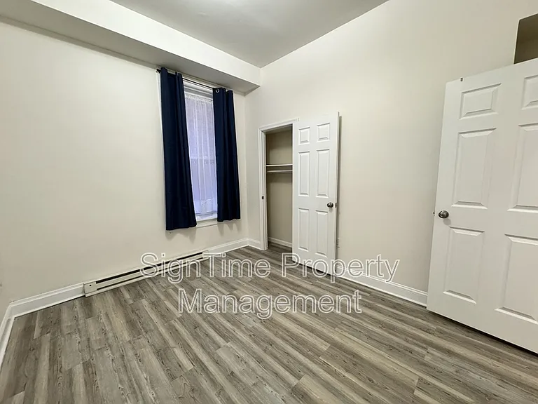 103 E Washington St #1E — Photo 5