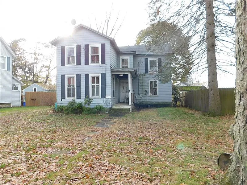 211 Clinton St photo 1