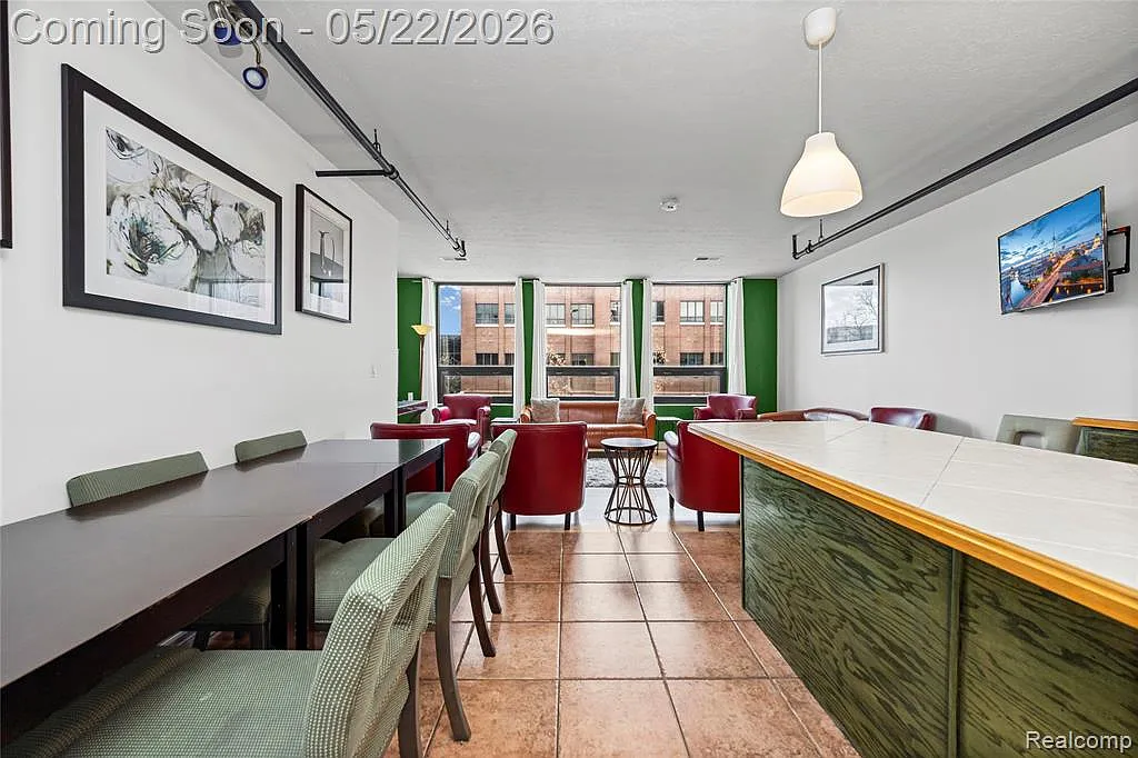 2 bed, 2.0 bath, 1034 sqft, $3,200 — Photo 4