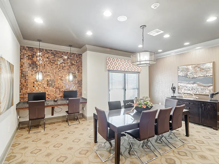2051 W Cumberland Rd — Photo 24