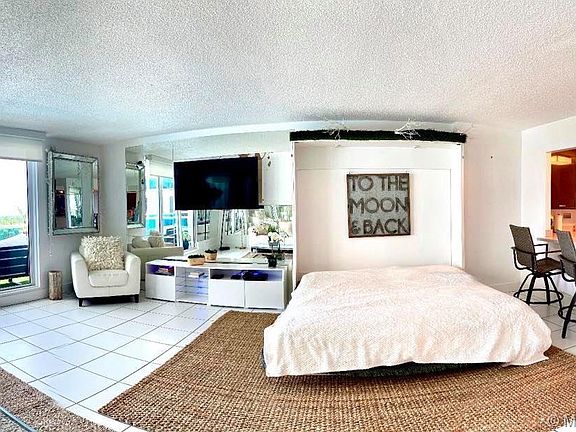 4th image of 2301 Collins Ave APT 441