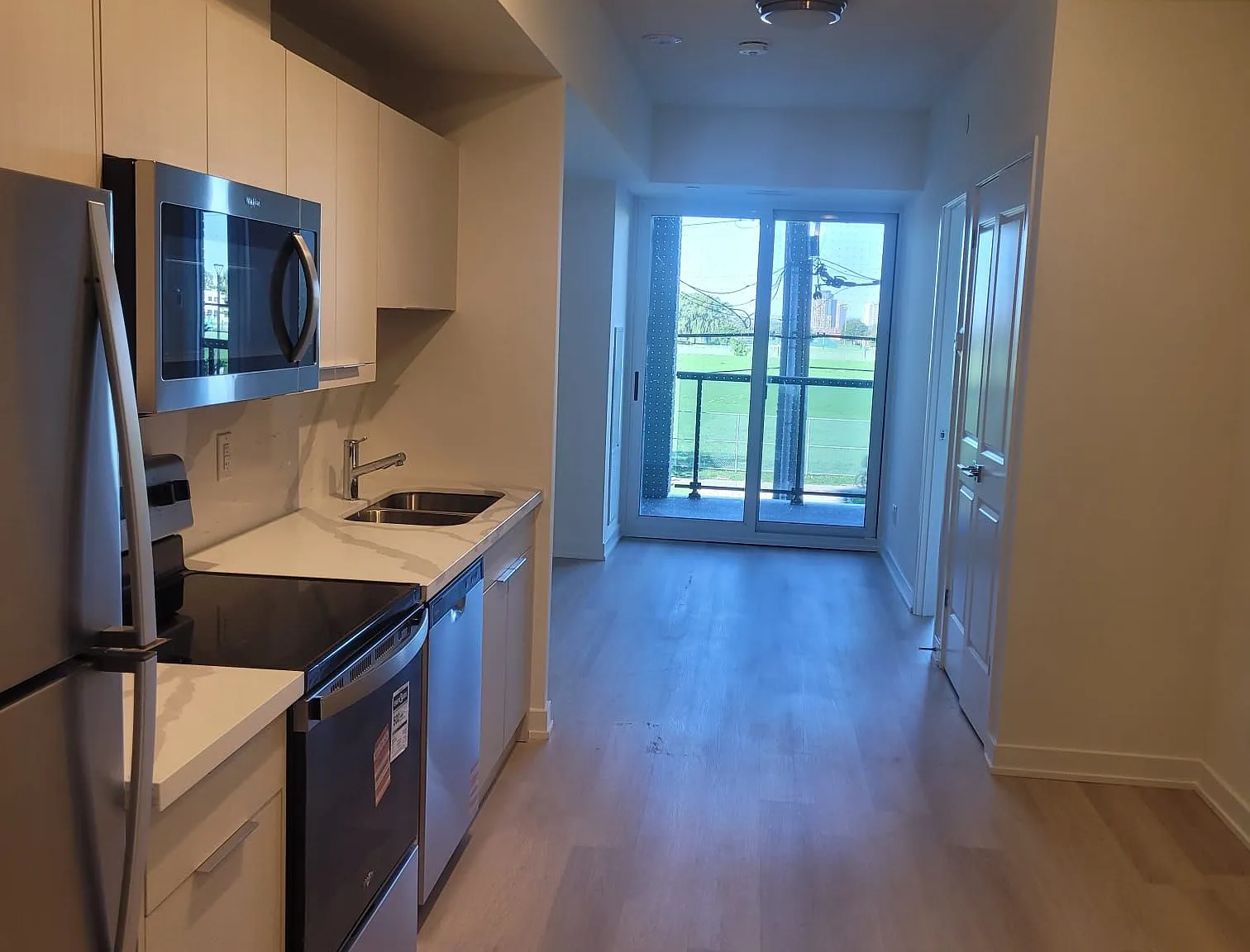 Yorkwoods Condo — Photo 4
