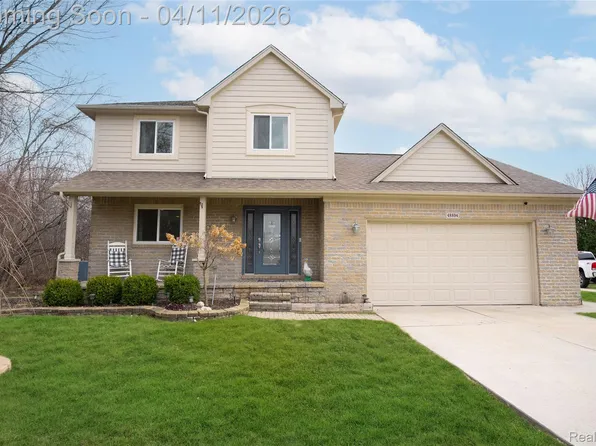 48894 Pattyn Dr, Chesterfield, MI 48051