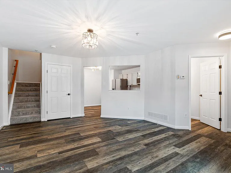 5227 Regal Ct — Photo 5