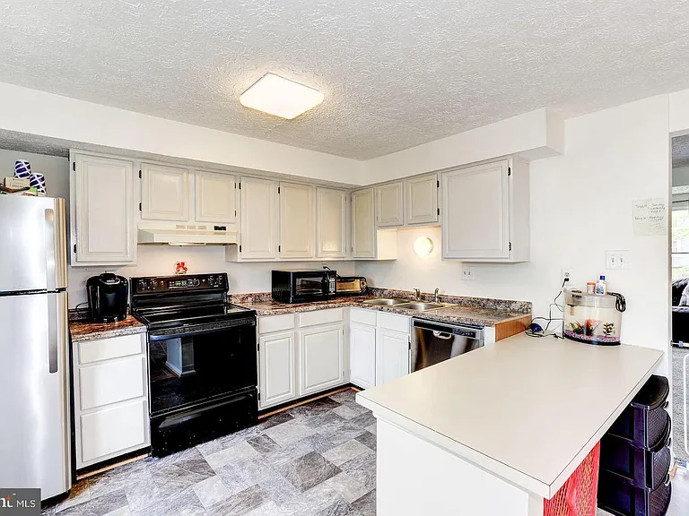 10117 Shelldrake Cir — Photo 7