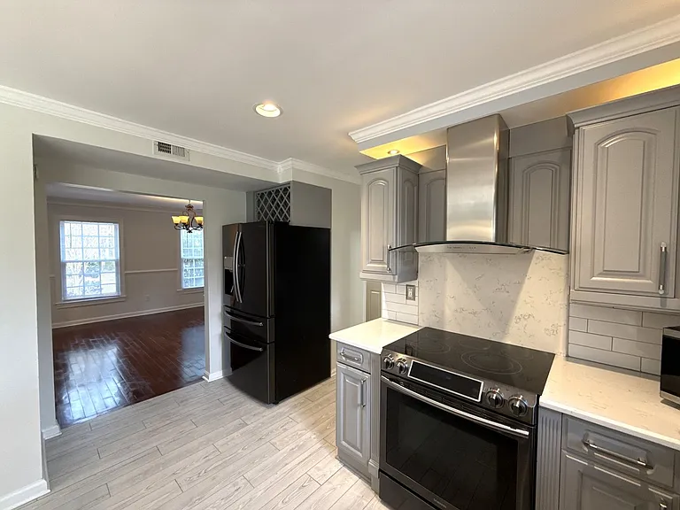 7318 Connan Ln — Photo 12