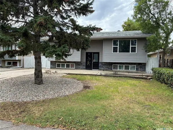 114 ROTHWELL CRESCENT, Regina, SK S4N 1R6