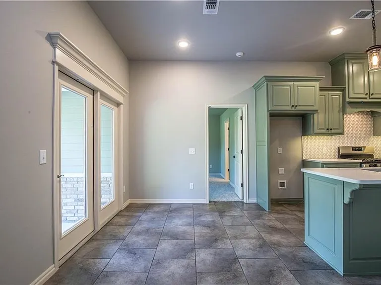 2801 Cypress Springs Blvd — Photo 10