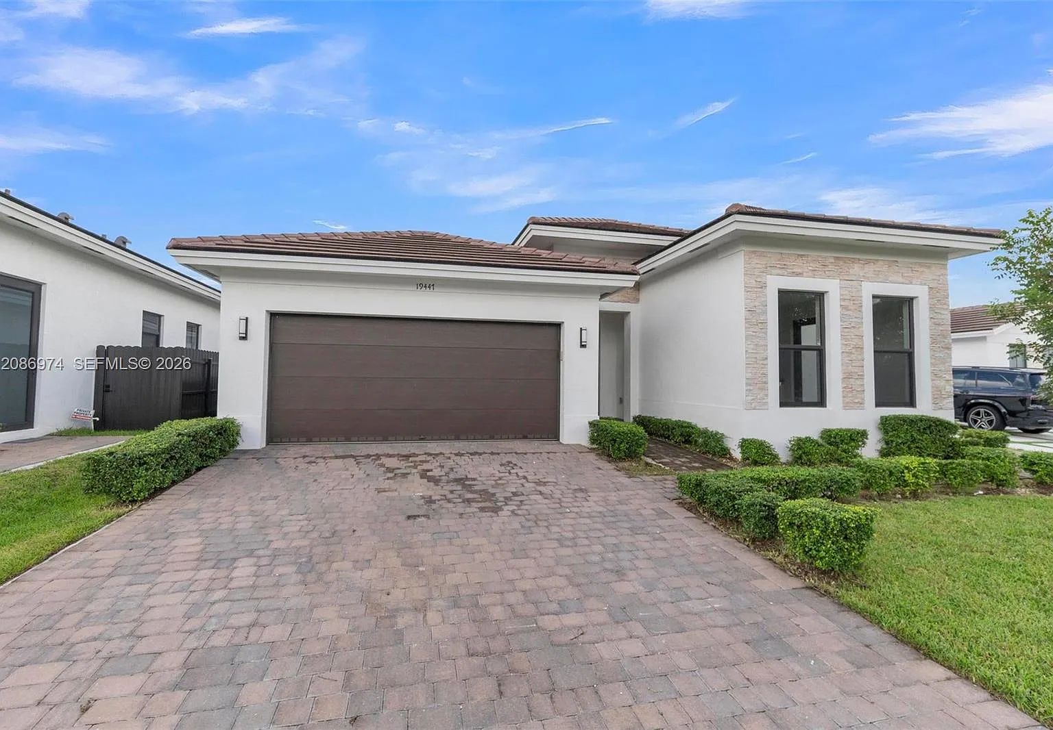 South Miami Lakes — Photo 1