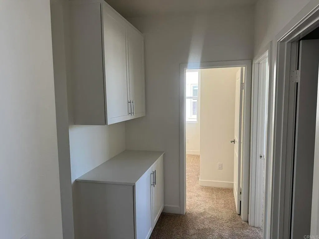 4 bed, 3.5 bath, 2442 sqft, $5,800 — Photo 4