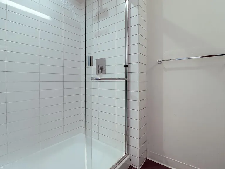 138 Hastings St E #202 — Photo 7
