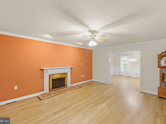 5th image of 124 Deerfield Dr
