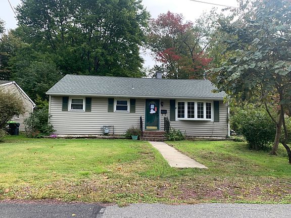2nd image of 120 Hemlock Rd
