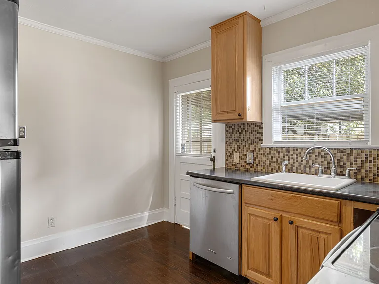 510 Wilson St — Photo 11