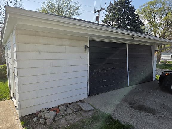 4th image of 21409 Panama St