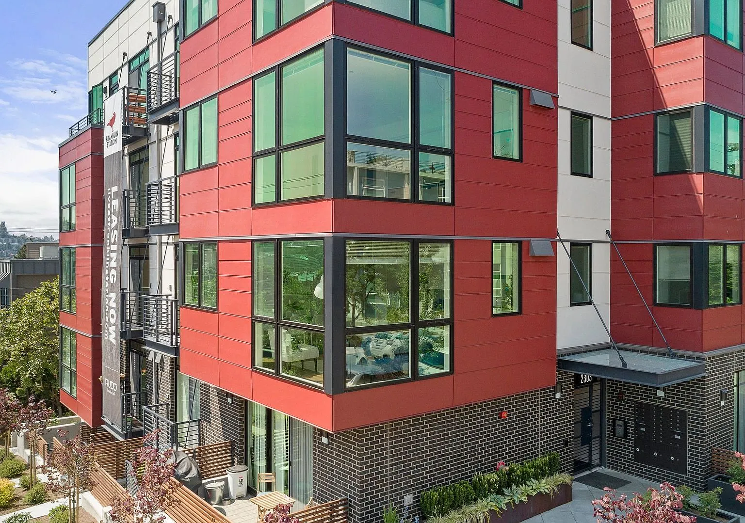 Franklin Station Apartments — Photo 2